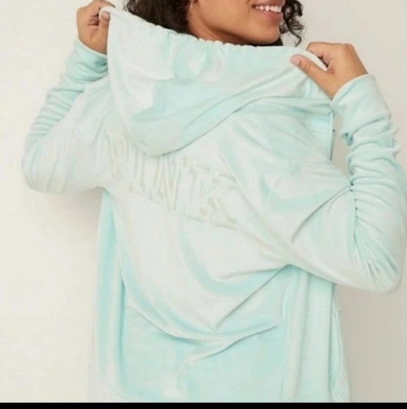 VS PINK POSH SHOW COMING SOON!! All NWT 50%-60% RETAIL ๐ ๐ ๐ - Picture 3 of 16